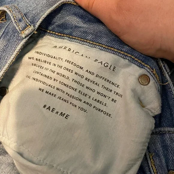 Destroyed Mom Jeans by American Eagle Outfitters 14 - Picture 7 of 13